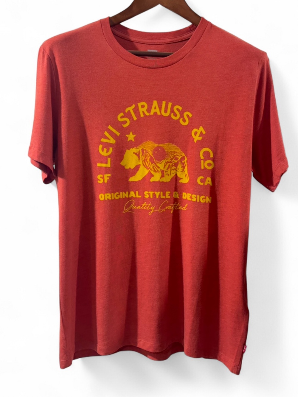 Levi’s Vintage-Design California Bear Graphic T-Shirt Size Men’s Medium (NWT)
